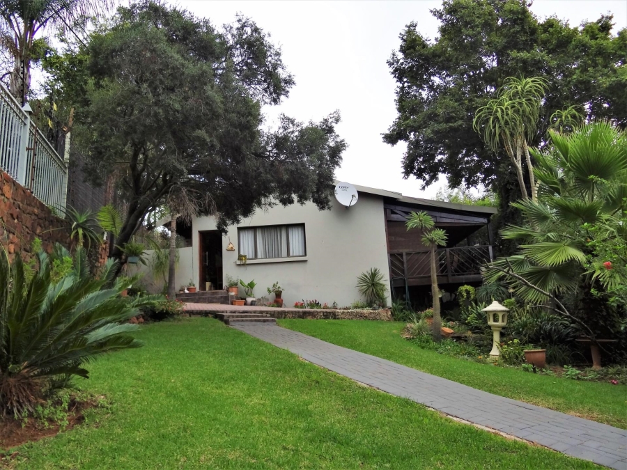 6 Bedroom Property for Sale in Waterkloof Gauteng