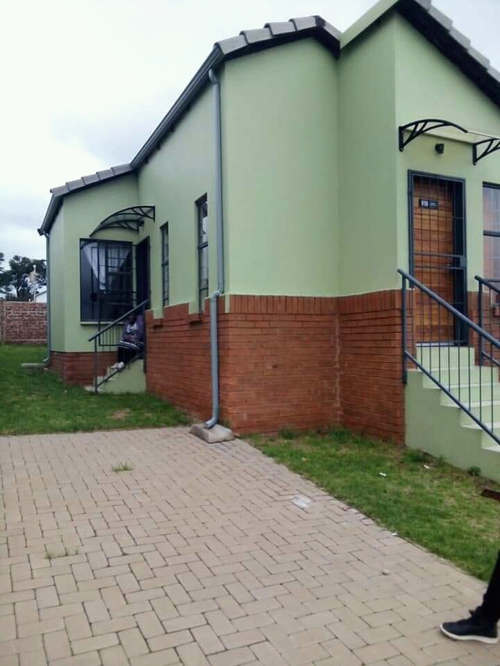 To Let 2 Bedroom Property for Rent in South Hills Gauteng