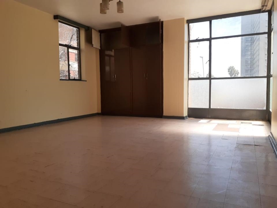 To Let 1 Bedroom Property for Rent in Hillbrow Gauteng