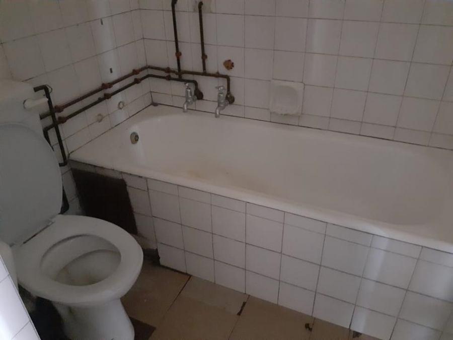 To Let 1 Bedroom Property for Rent in Hillbrow Gauteng