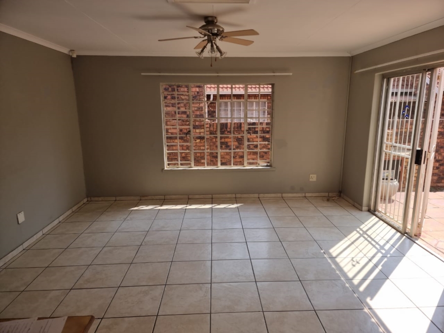 3 Bedroom Property for Sale in Helikonpark Gauteng