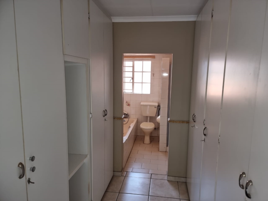 3 Bedroom Property for Sale in Helikonpark Gauteng