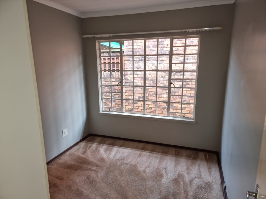 3 Bedroom Property for Sale in Helikonpark Gauteng