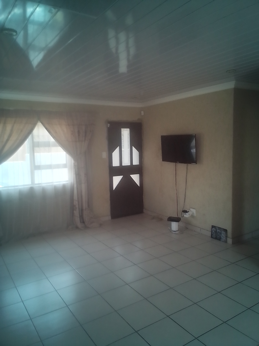 To Let 3 Bedroom Property for Rent in Palm Springs Gauteng