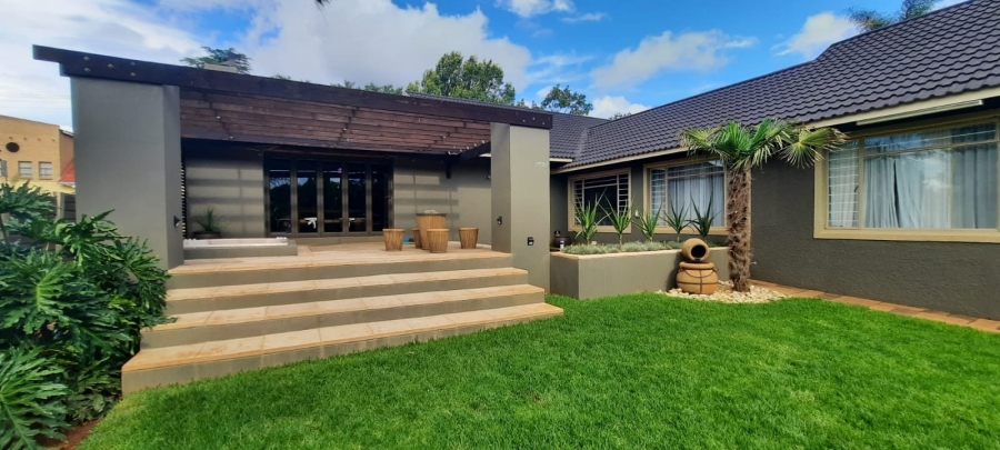 4 Bedroom Property for Sale in Greenhills Gauteng