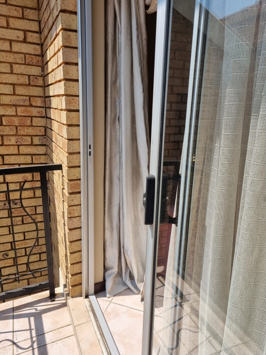 2 Bedroom Property for Sale in Greenhills Gauteng