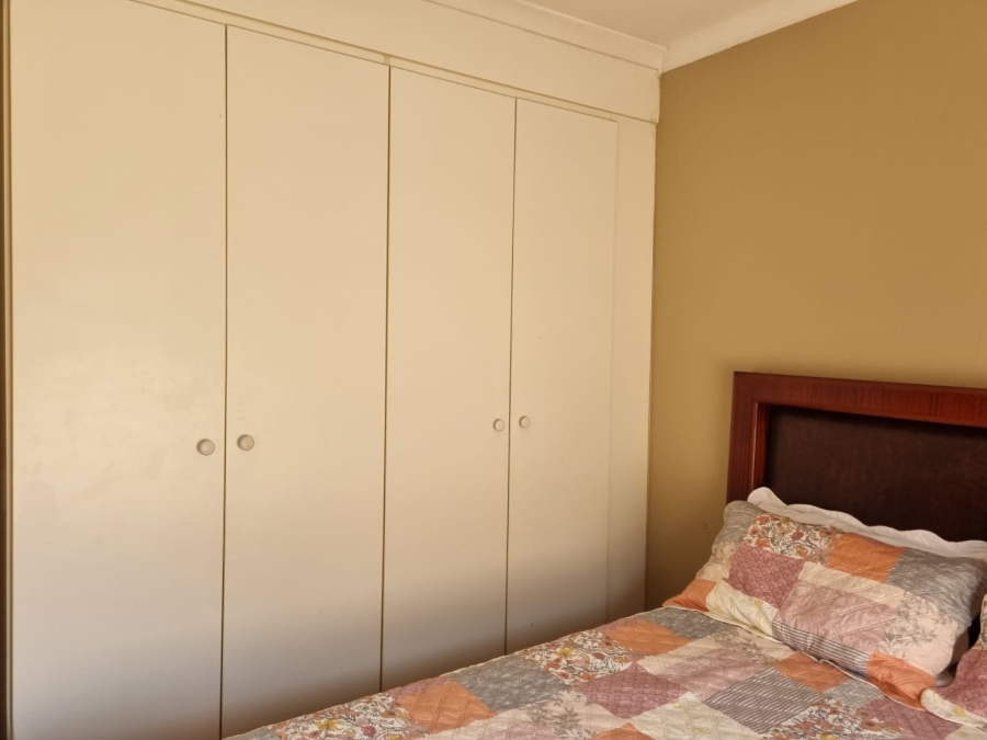 2 Bedroom Property for Sale in Greenhills Gauteng