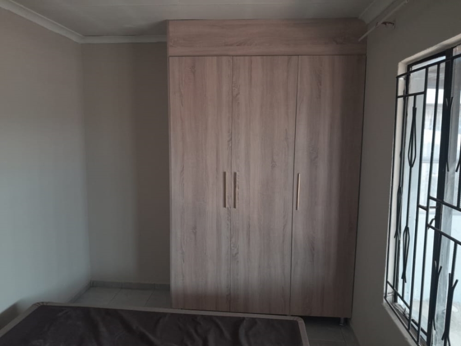 Room for rent in Clayville Gauteng. Listed by PropertyCentral