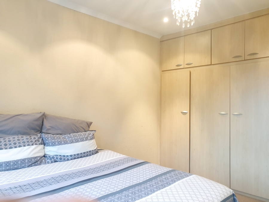 4 Bedroom Property for Sale in Victory Park Gauteng