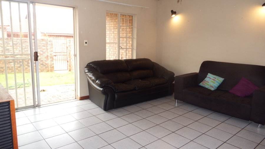 To Let 2 Bedroom Property for Rent in Highveld Gauteng