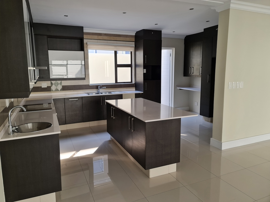 To Let 4 Bedroom Property for Rent in Rivonia Gauteng