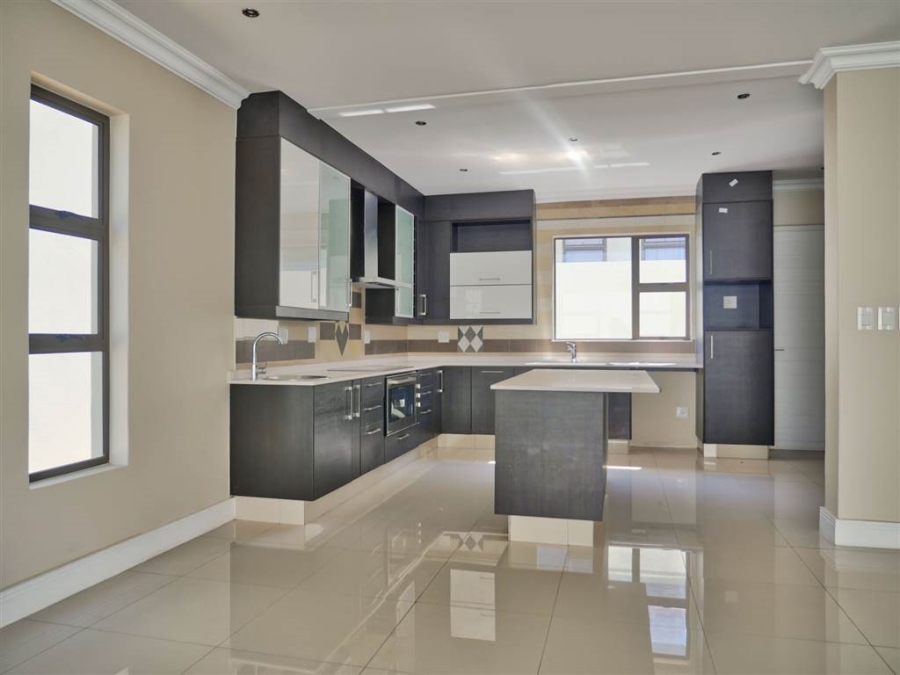 To Let 4 Bedroom Property for Rent in Rivonia Gauteng