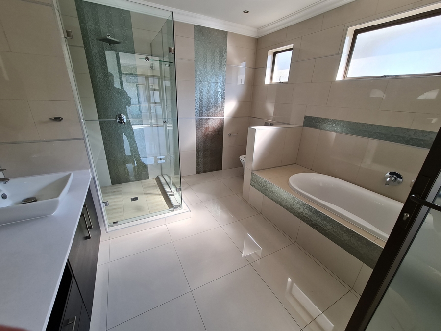 To Let 4 Bedroom Property for Rent in Rivonia Gauteng