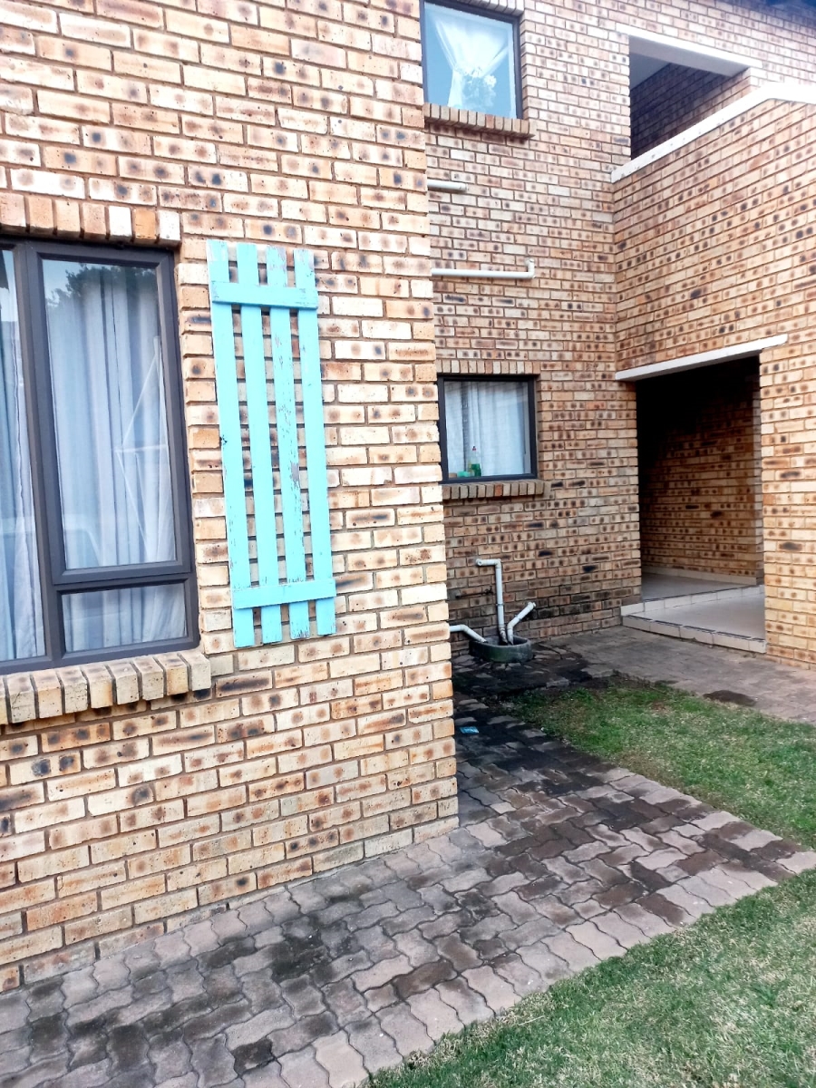 2 Bedroom Property for Sale in South Crest Gauteng