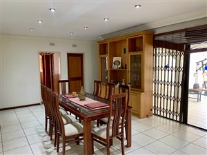 10 Bedroom Property for Sale in Lakefield Gauteng