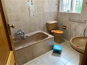 10 Bedroom Property for Sale in Lakefield Gauteng