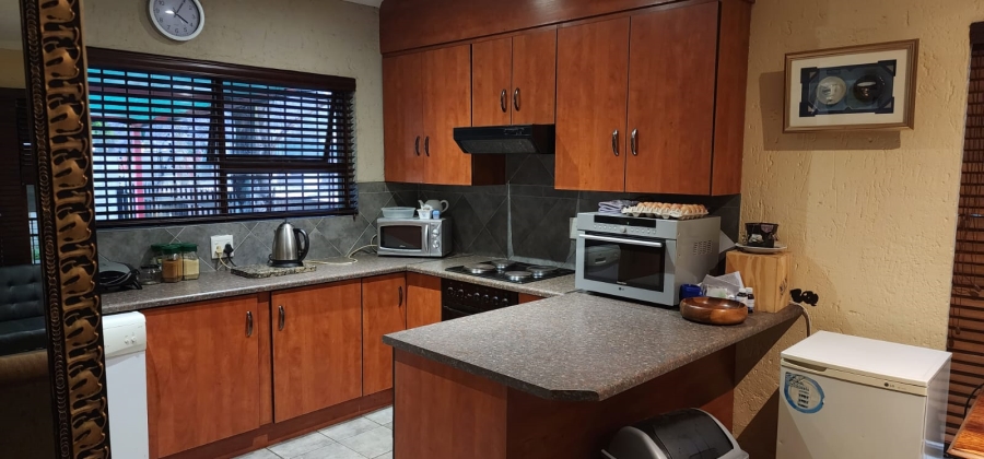 2 Bedroom Property for Sale in Robinpark Gauteng