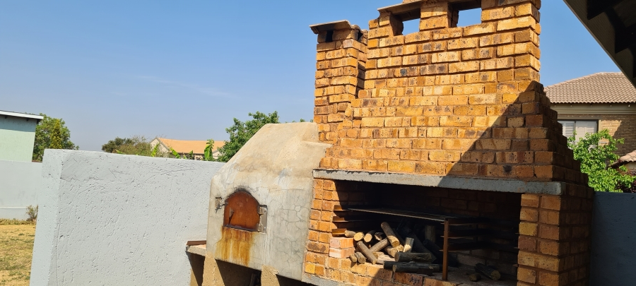 3 Bedroom Property for Sale in Helderwyk Gauteng