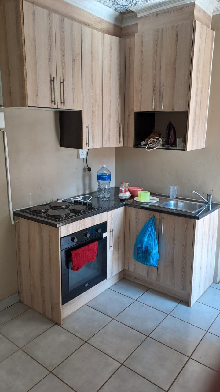 Room for rent in Clayville Gauteng. Listed by PropertyCentral