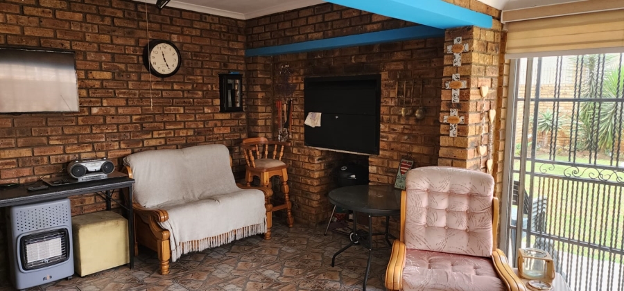 2 Bedroom Property for Sale in Robinpark Gauteng