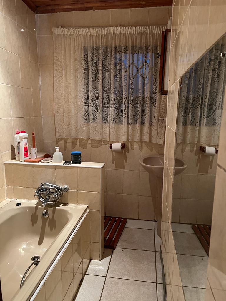 2 Bedroom Property for Sale in Mohlakeng Gauteng