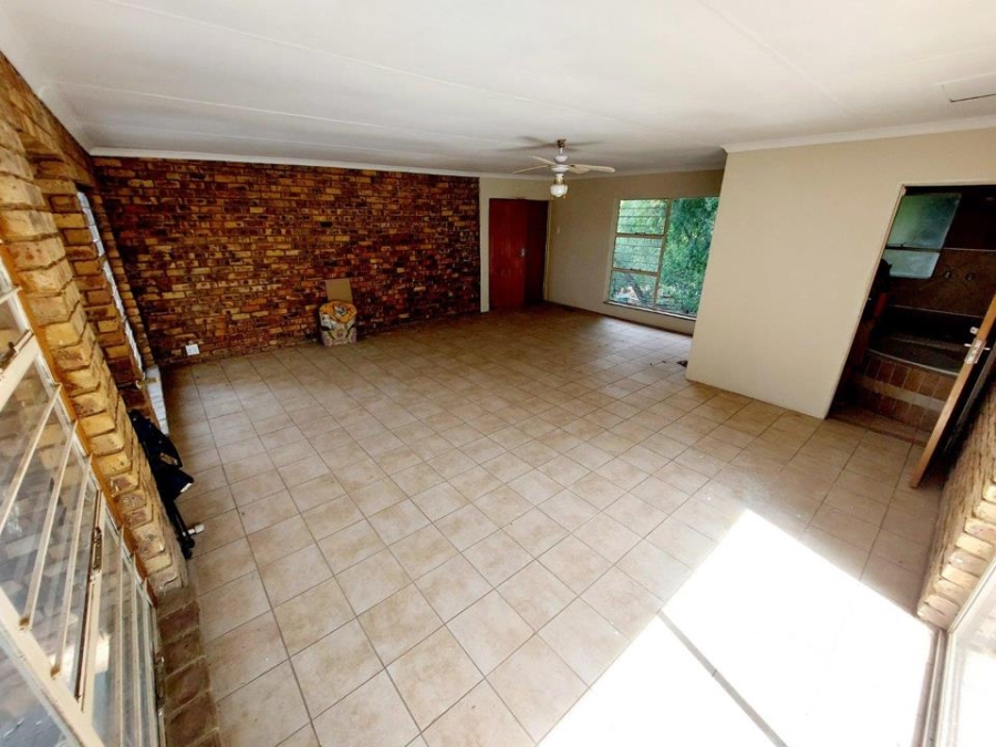 4 Bedroom Property for Sale in Karenpark Gauteng