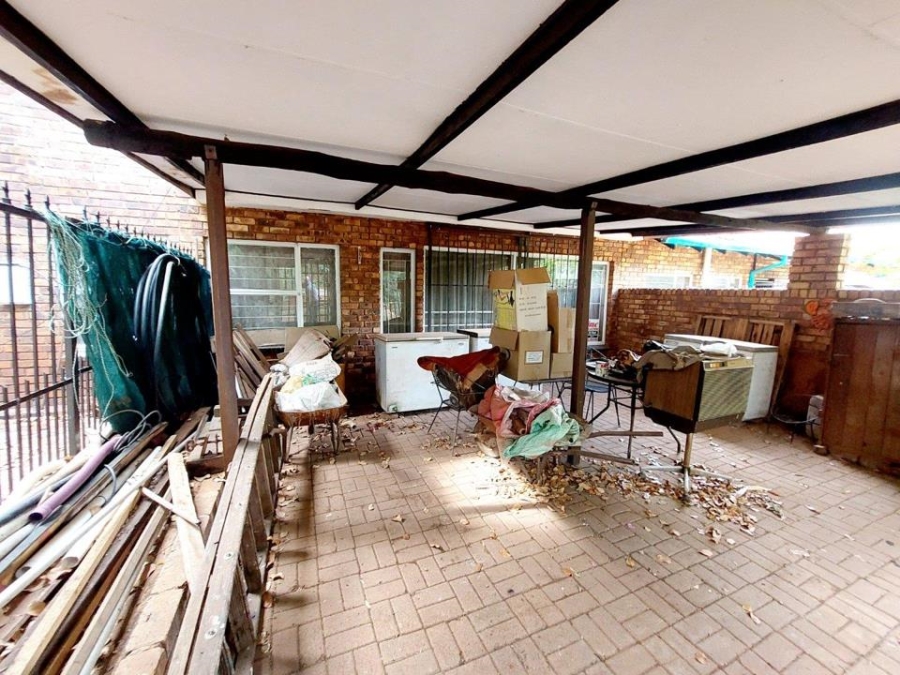 4 Bedroom Property for Sale in Karenpark Gauteng