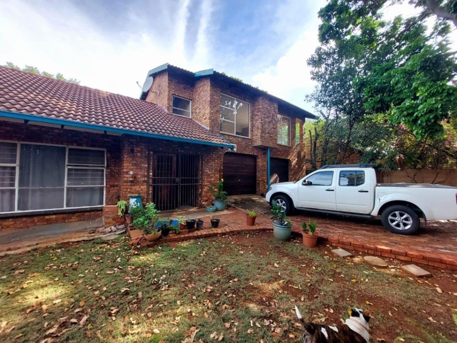 4 Bedroom Property for Sale in Karenpark Gauteng