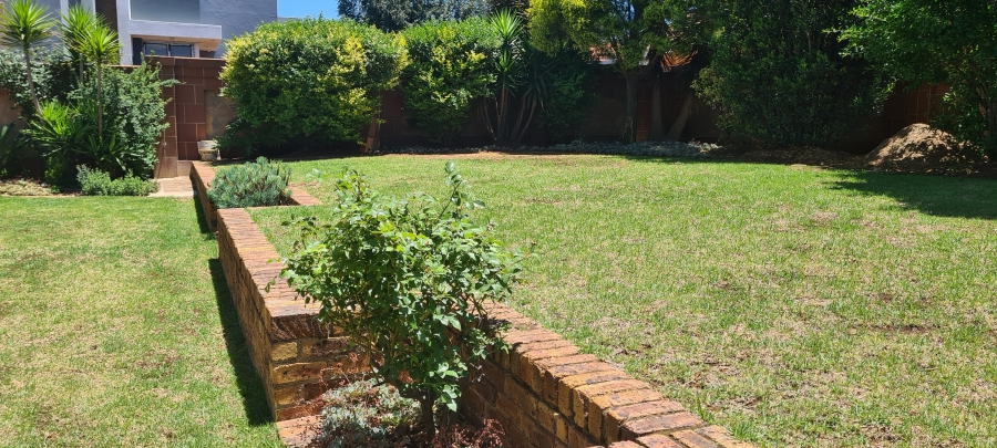 5 Bedroom Property for Sale in Helderwyk Gauteng