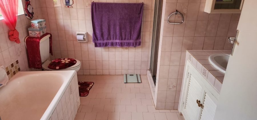 4 Bedroom Property for Sale in Westonaria Gauteng