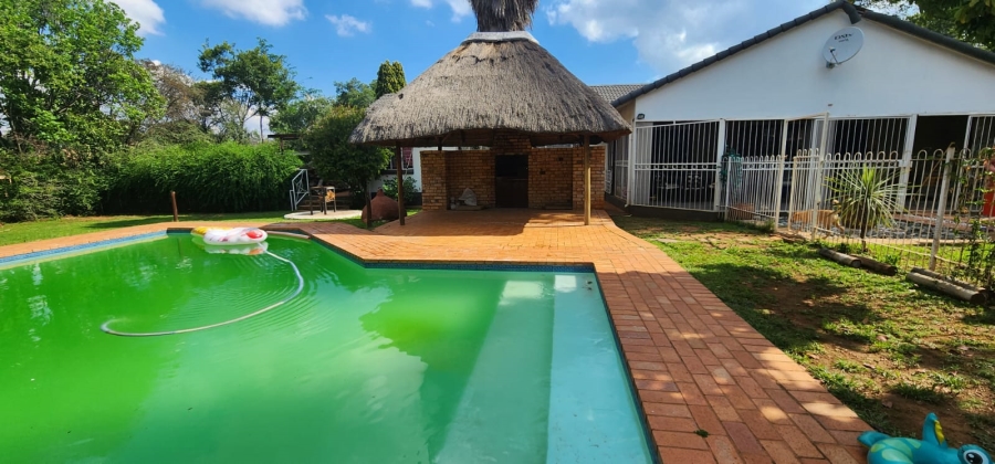 4 Bedroom Property for Sale in Westonaria Gauteng
