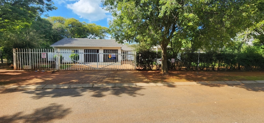 4 Bedroom Property for Sale in Westonaria Gauteng