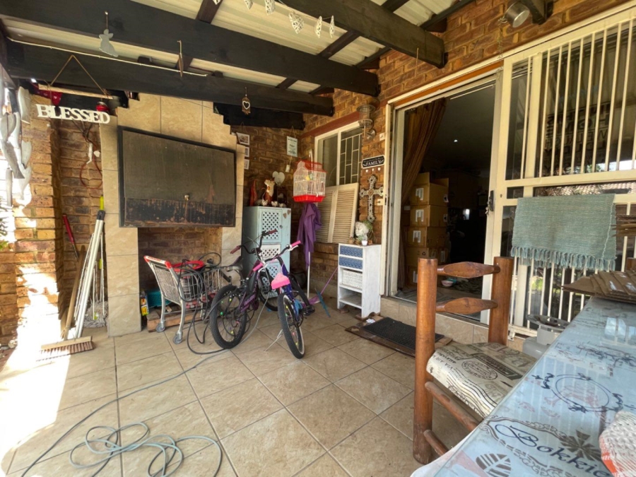 3 Bedroom Property for Sale in Glen Marais Gauteng