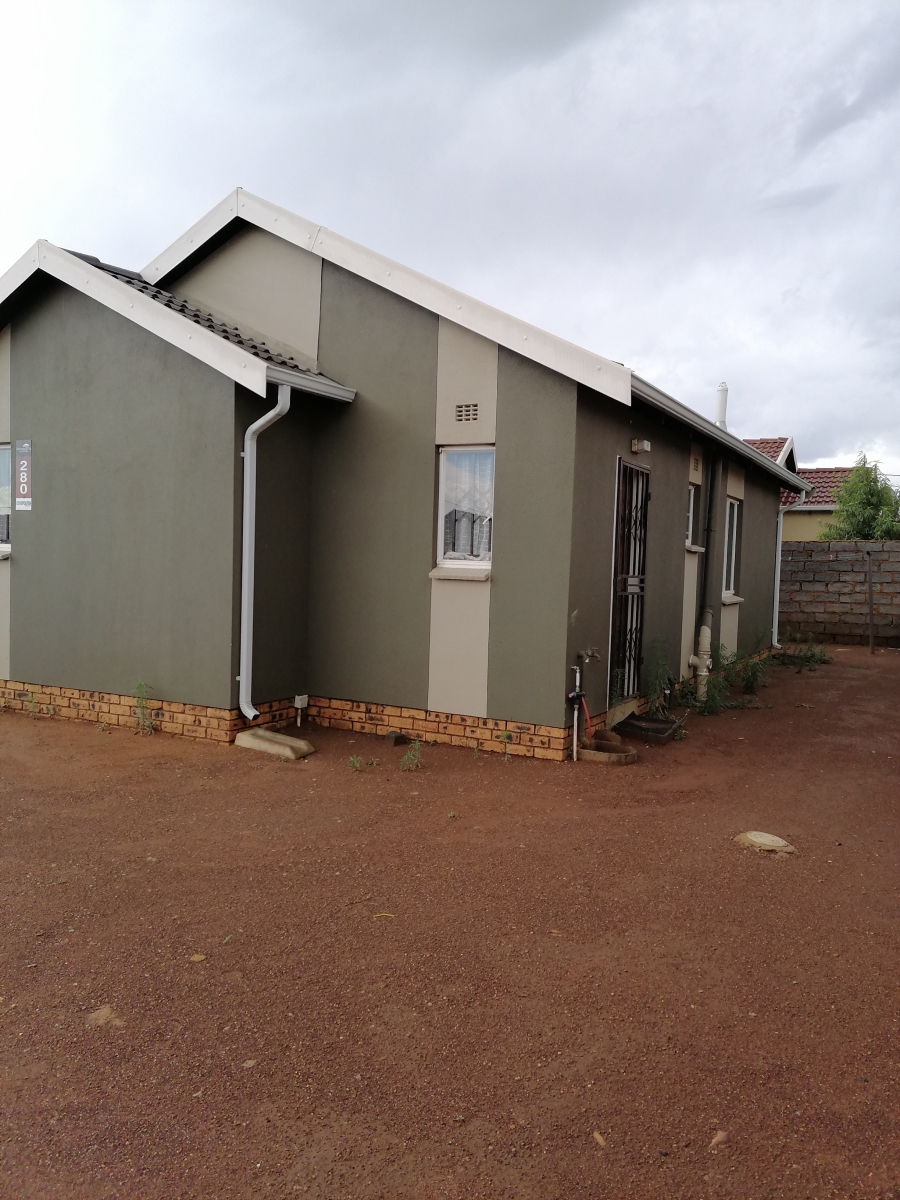 To Let 3 Bedroom Property for Rent in Savanna City Gauteng