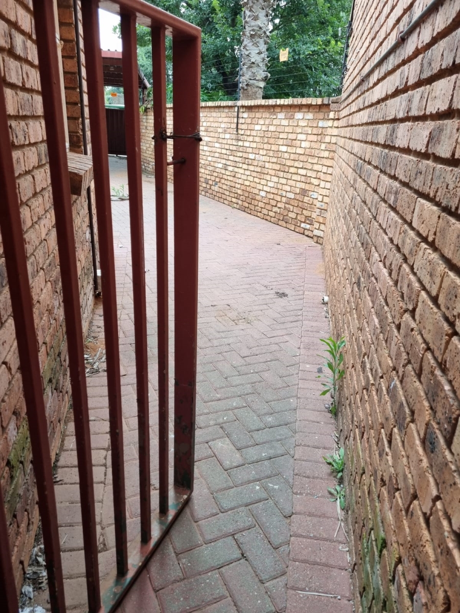 3 Bedroom Property for Sale in Helikonpark Gauteng