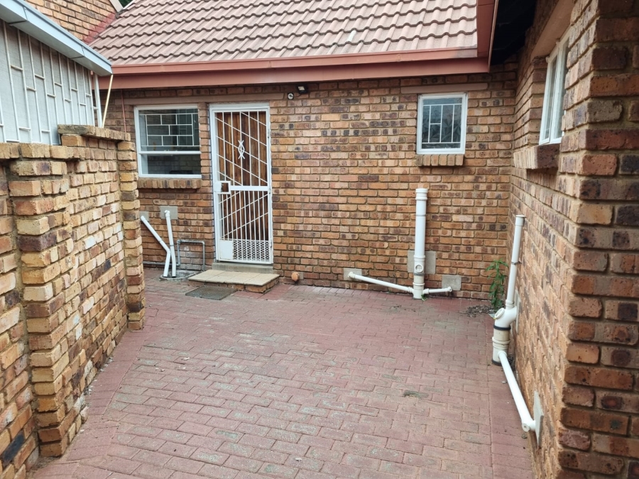 3 Bedroom Property for Sale in Helikonpark Gauteng