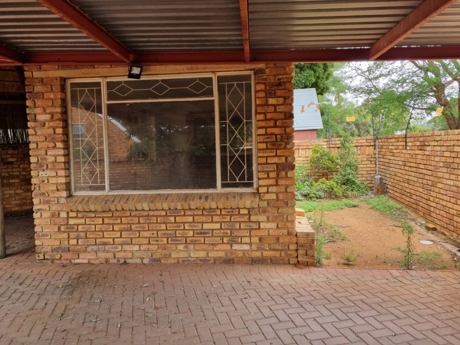 3 Bedroom Property for Sale in Helikonpark Gauteng