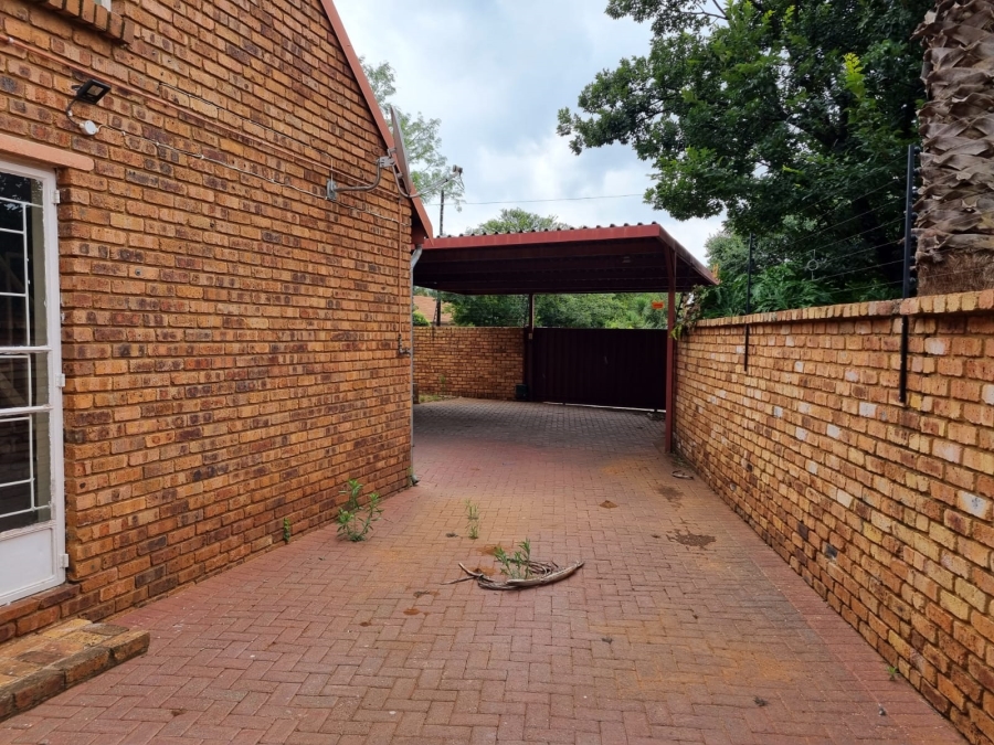 3 Bedroom Property for Sale in Helikonpark Gauteng