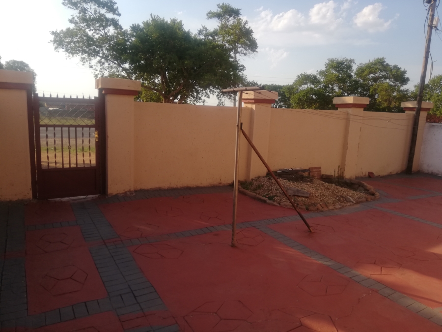 To Let 2 Bedroom Property for Rent in Mabopane Gauteng