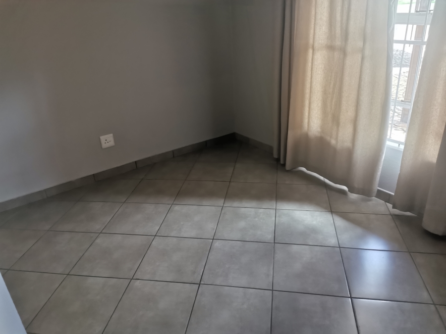 2 Bedroom Property for Sale in Greenhills Gauteng