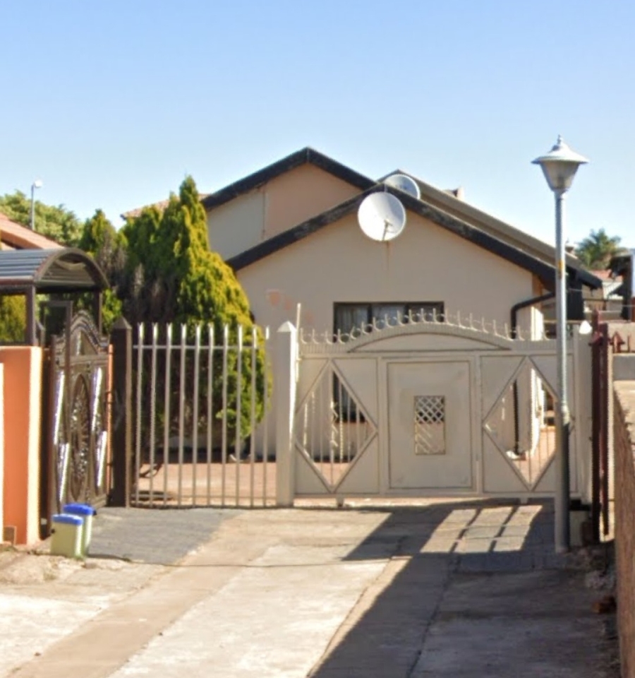 3 Bedroom Property for Sale in Lotus Gardens Gauteng