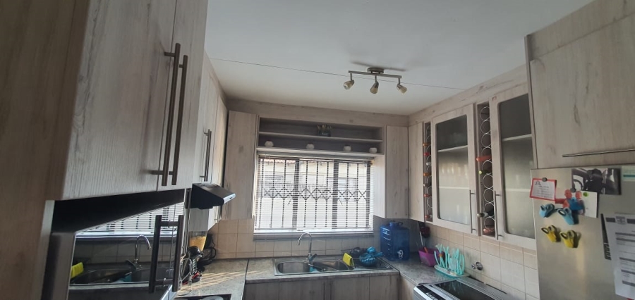 3 Bedroom Property for Sale in Greenhills Gauteng