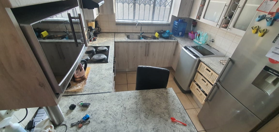 3 Bedroom Property for Sale in Greenhills Gauteng