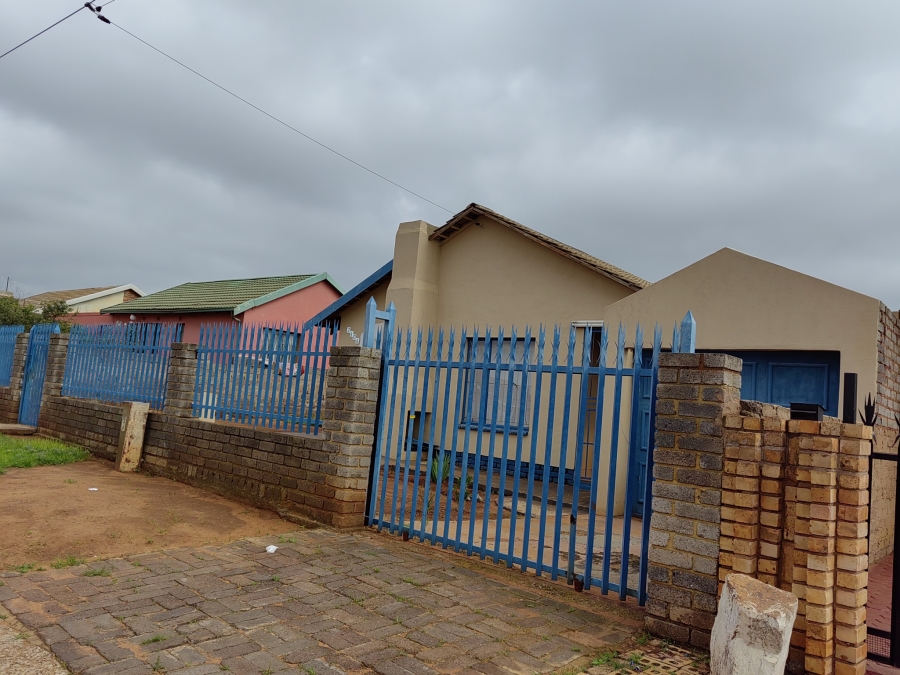 2 Bedroom Property for Sale in Toekomsrus Gauteng