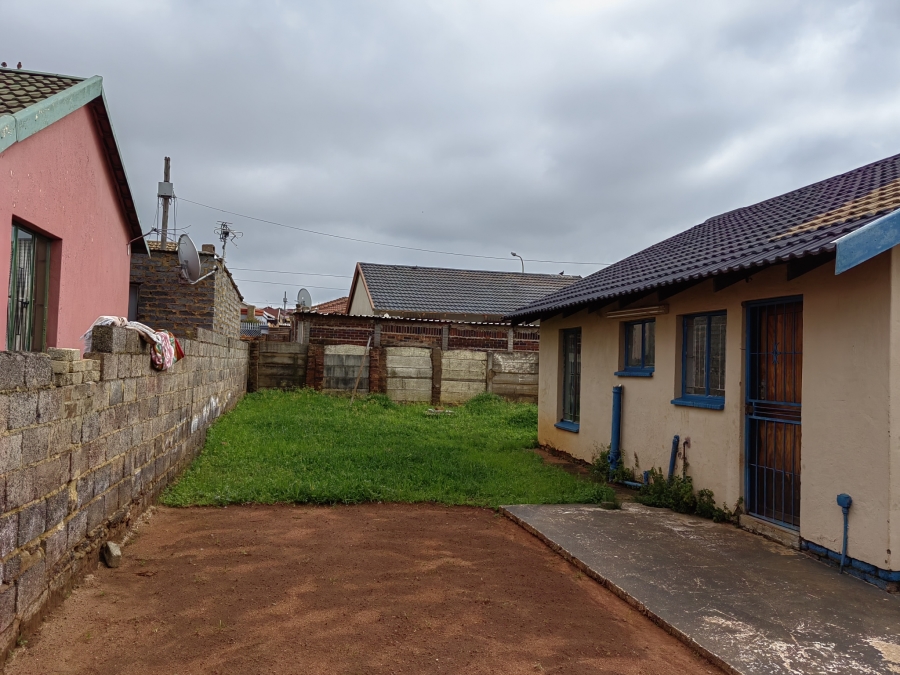 2 Bedroom Property for Sale in Toekomsrus Gauteng