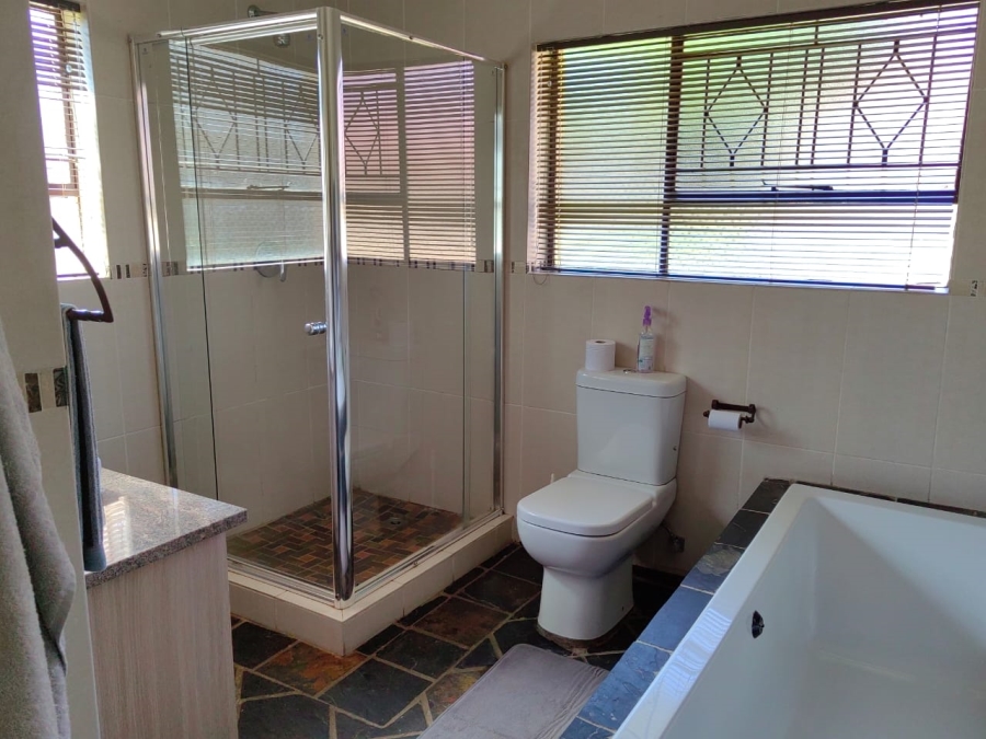 5 Bedroom Property for Sale in Greenhills Gauteng