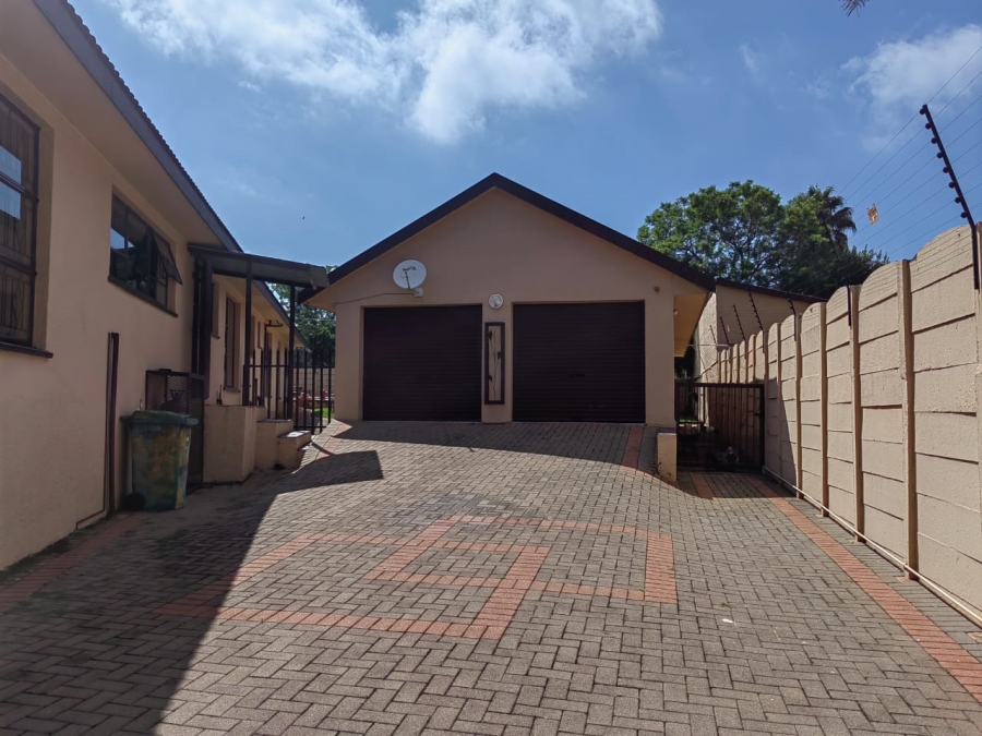 5 Bedroom Property for Sale in Greenhills Gauteng