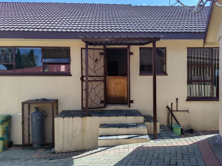 5 Bedroom Property for Sale in Greenhills Gauteng