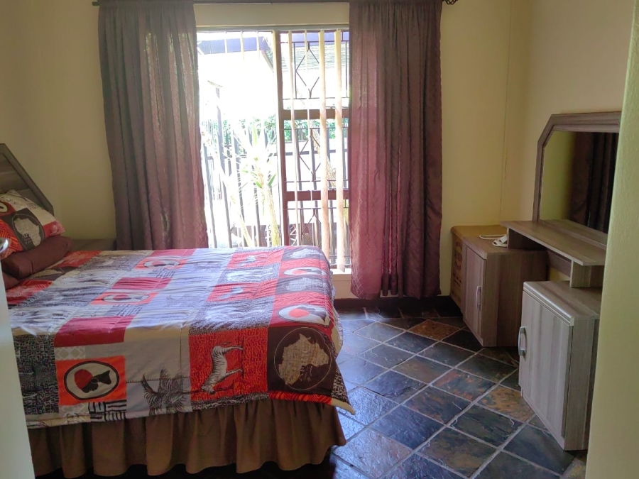 5 Bedroom Property for Sale in Greenhills Gauteng