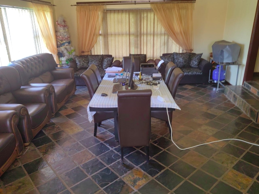 5 Bedroom Property for Sale in Greenhills Gauteng